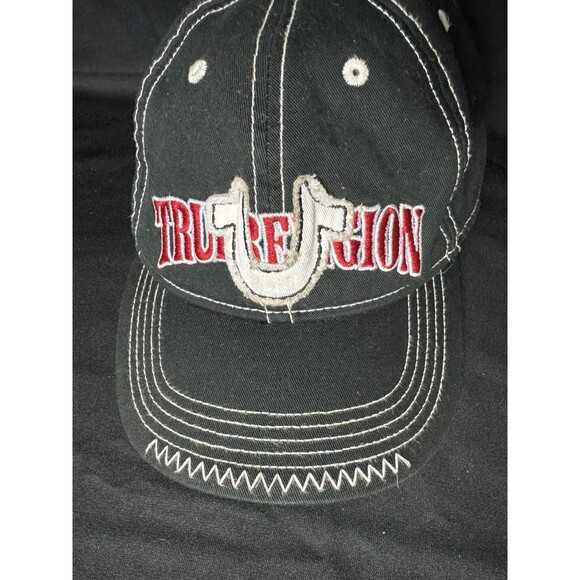 True Religion Embroidered Horseshoe Baseball Black Cap Hat Logo Spellout GUC - Picture 2 of 8